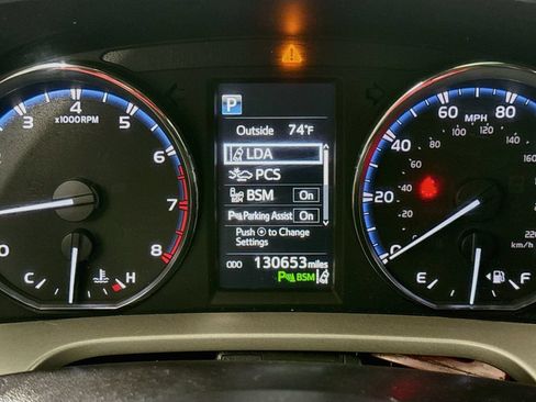 Used 2016 Toyota RAV4 XLE w/ Convenience Package FWD image 13