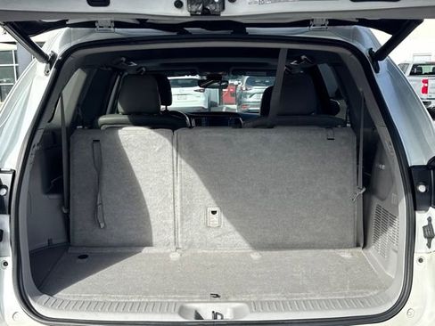 Used 2018 Toyota Highlander XLE image 12