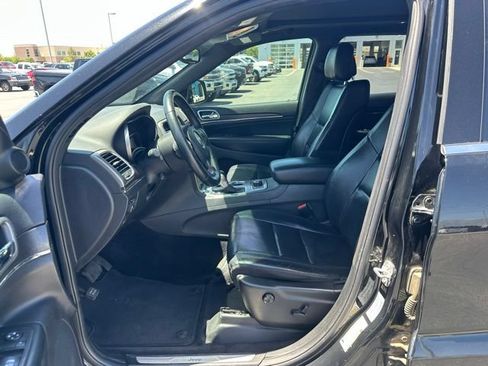 Used 2018 Jeep Grand Cherokee Limited w/ Luxury Group II AWD/4WD image 16