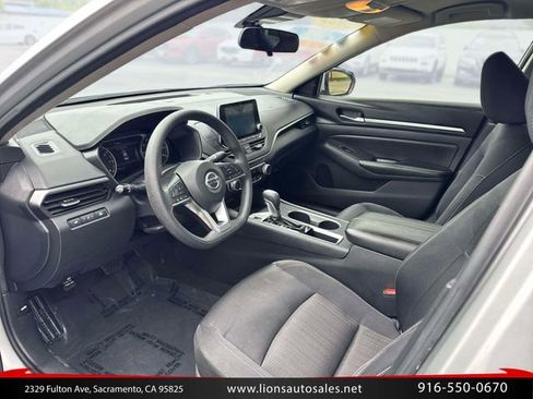 Used 2022 Nissan Altima 2.5 SV FWD image 13