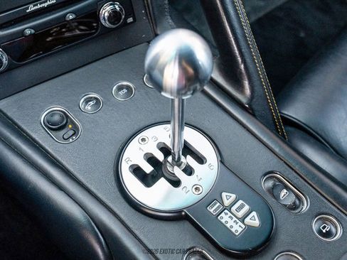 Used 2004 Lamborghini Murcielago Coupe image 38