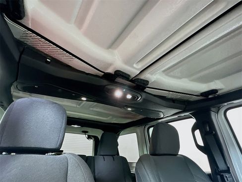 Used 2025 Jeep Wrangler Unlimited Sport image 11