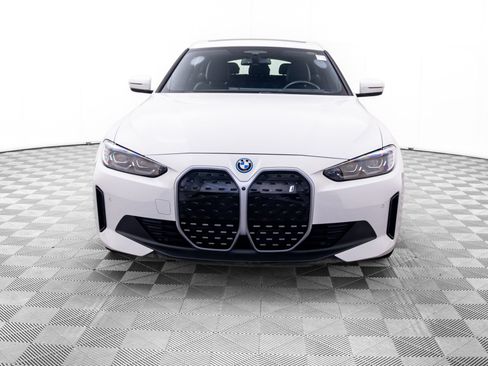 Used 2023 BMW i4 eDrive35 RWD image 9