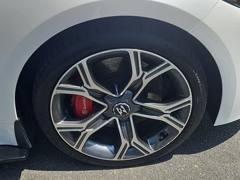 Used 2019 Kia Stinger GT2 AWD/4WD image 10
