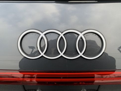 Certified 2025 Audi Q5 Premium Plus w/ Premium Plus image 18