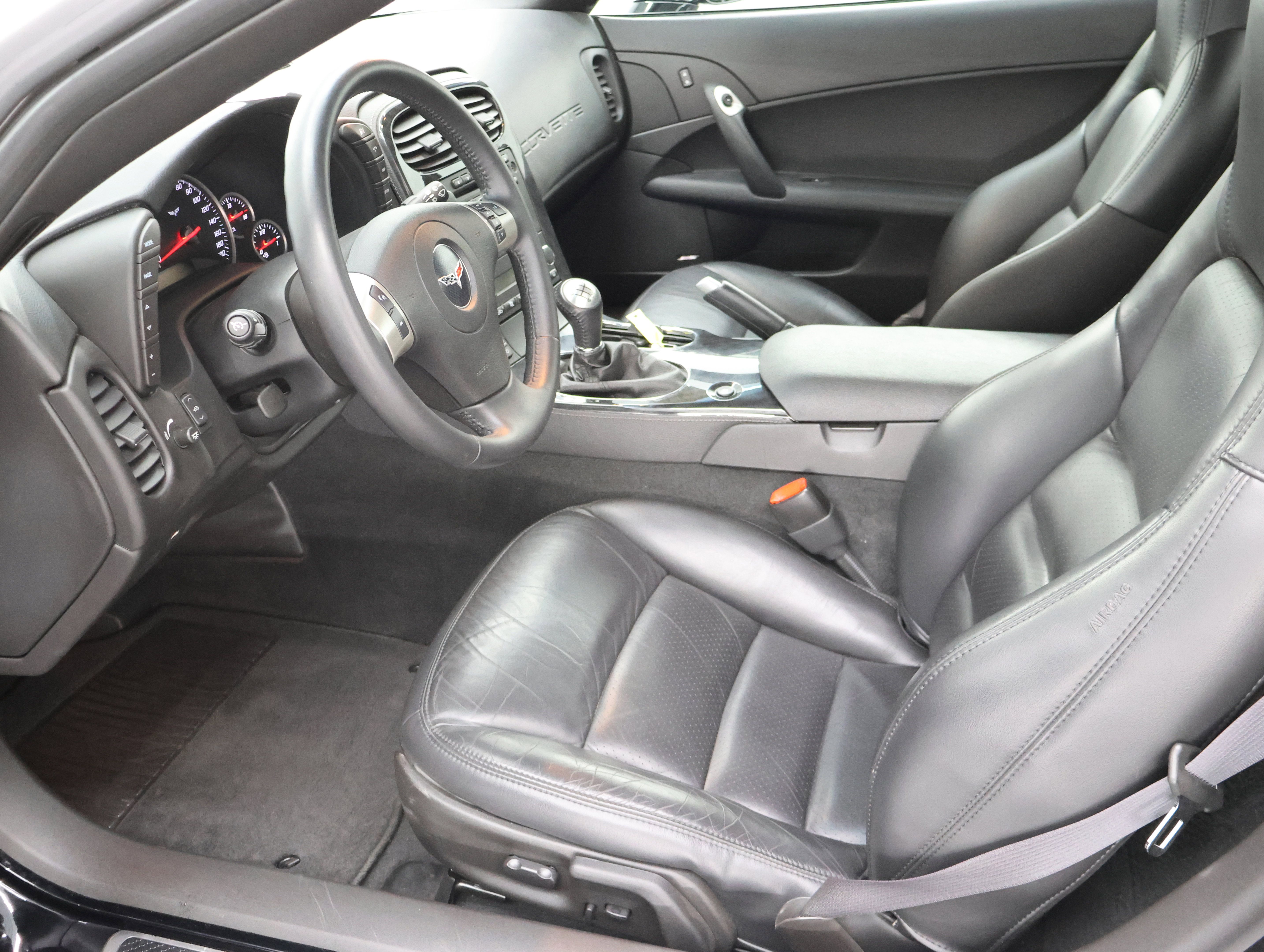 Used 2011 Chevrolet Corvette Convertible w/ Preferred Equipment Group RWD image 8