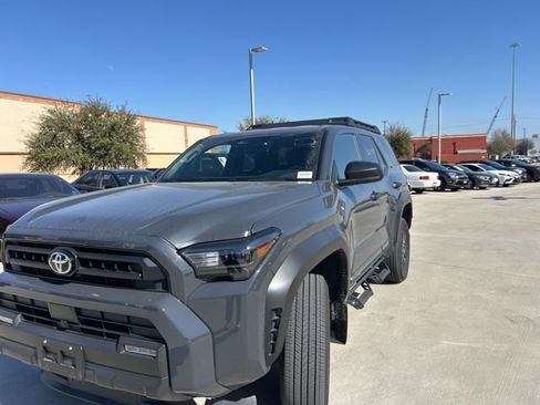 Used 2025 Toyota 4Runner SR5 image 8