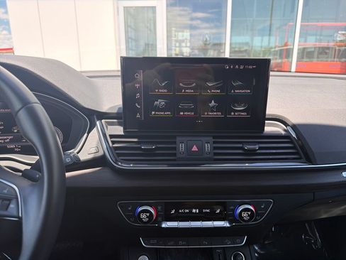 Used 2023 Audi Q5 e Premium Plus w/ Premium Plus Package AWD/4WD image 18