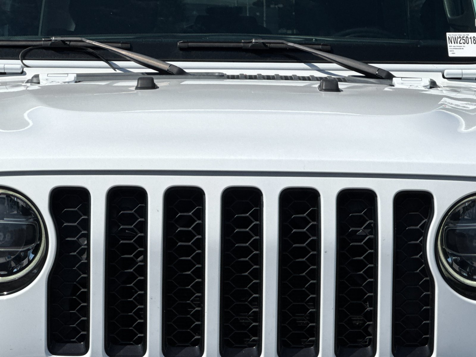 Used 2022 Jeep Wrangler Unlimited Sahara AWD/4WD image 39