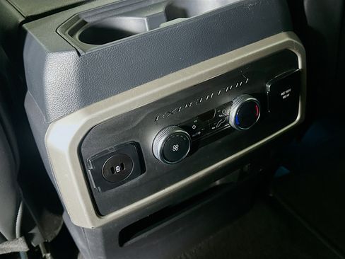 Used 2024 Ford Expedition Max XLT image 26