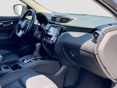 Used 2022 Nissan Rogue Sport SL AWD/4WD image 29