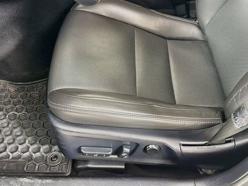 Used 2017 Lexus IS 300 AWD image 21