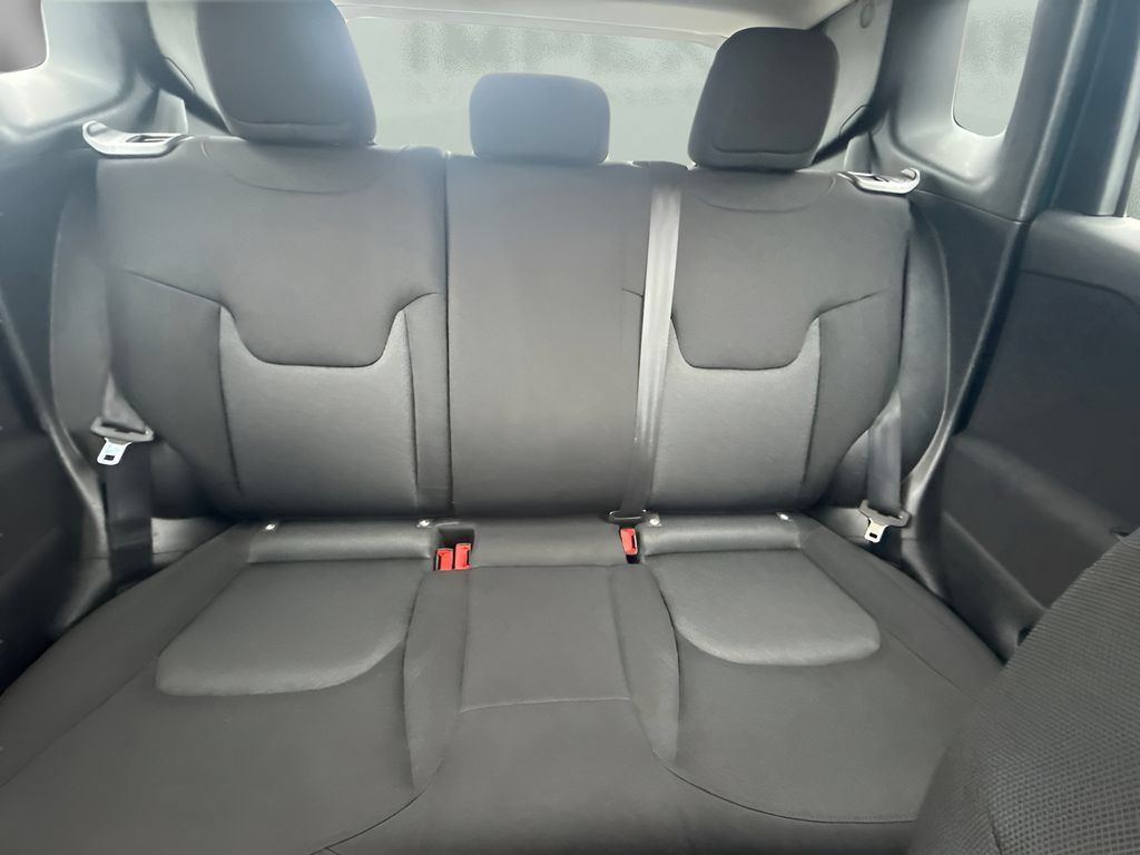 Used 2021 Jeep Renegade Sport FWD image 7