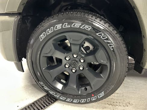 New 2026 RAM 1500 4x4 Crew Cab image 9