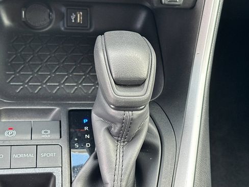 Used 2025 Toyota RAV4 XLE FWD image 23