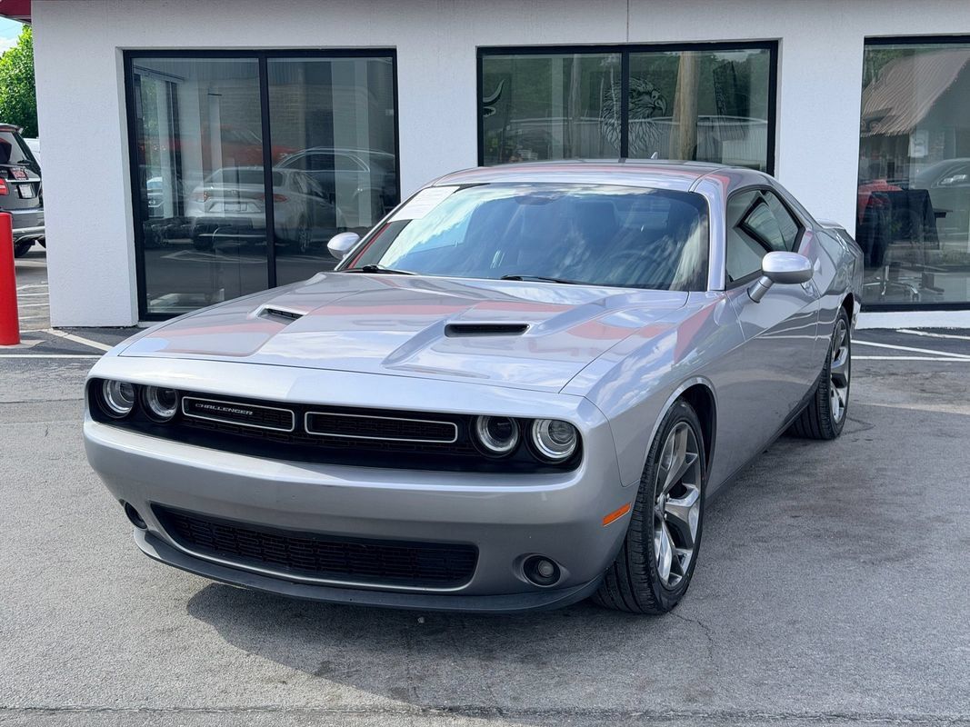 Used 2017 Dodge Challenger SXT Plus RWD image 10