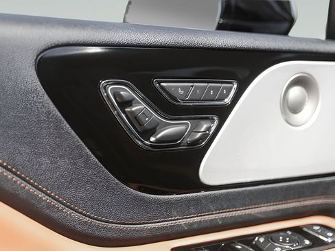 Used 2025 Lincoln Aviator Black Label image 25