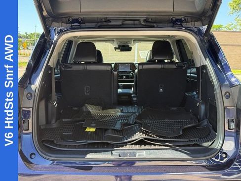 Used 2022 Toyota Highlander XLE AWD/4WD image 9
