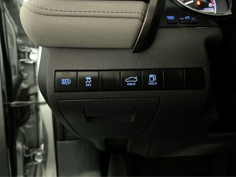 Used 2022 Toyota Camry LE image 17