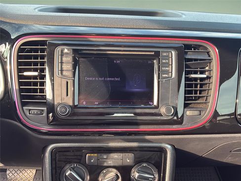 Used 2017 Volkswagen Beetle #PinkBeetle image 21