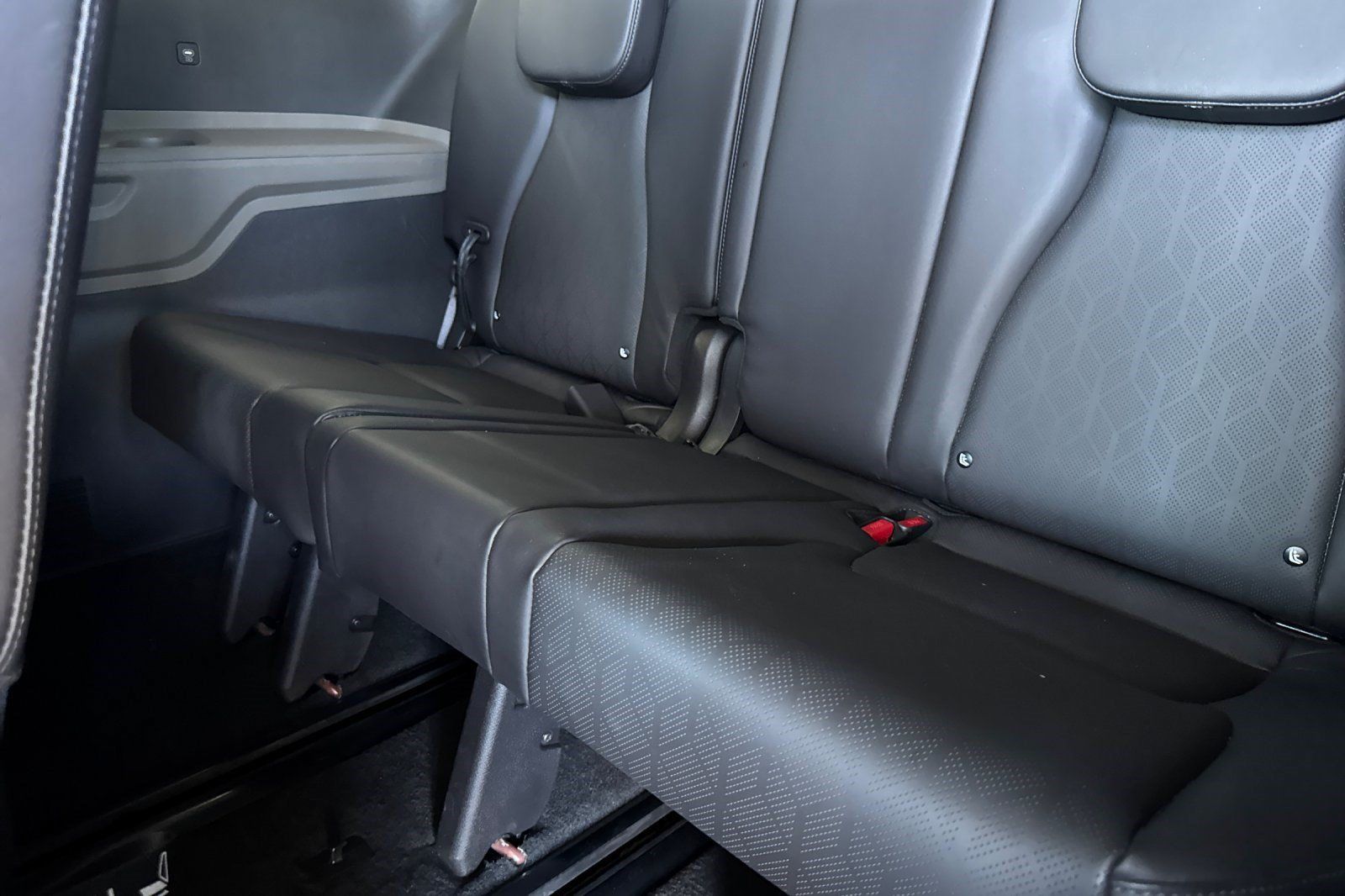 Used 2026 Kia Carnival FWD image 35