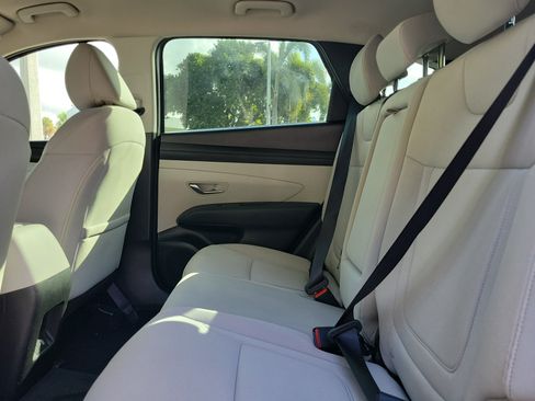 Used 2025 Hyundai Tucson SE FWD image 14