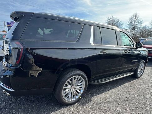 New 2026 Chevrolet Suburban Premier w/ Sun And Tow Package image 5