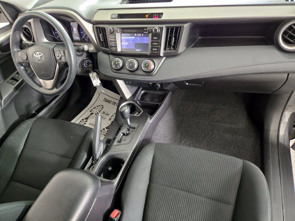Used 2018 Toyota RAV4 LE w/ Carpet Mat Package FWD image 23