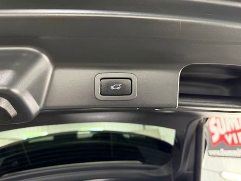 Used 2020 Jaguar F-PACE R-Sport image 10