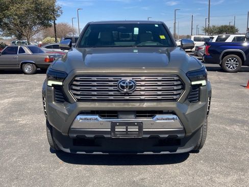 Used 2024 Toyota Tacoma Limited w/ Limited Package (LT) image 2
