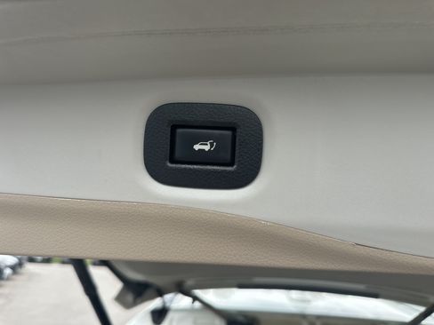 Used 2019 Nissan Rogue SL w/ Premium Package AWD/4WD image 11