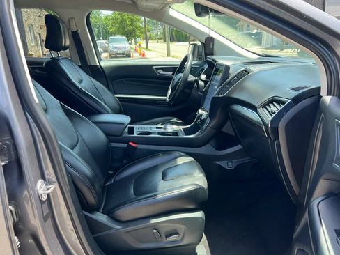 Used 2022 Ford Edge Titanium AWD/4WD image 30