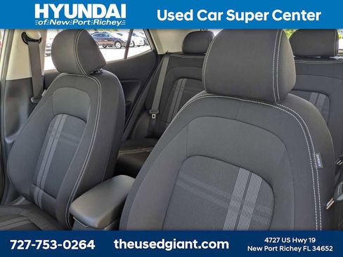 Used 2026 Hyundai Venue SEL FWD image 7