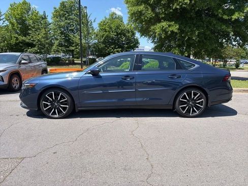 Used 2024 Honda Accord Touring image 4
