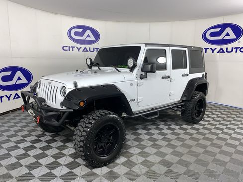Used 2014 Jeep Wrangler Unlimited Sport w/ Max Tow Package AWD/4WD image 7