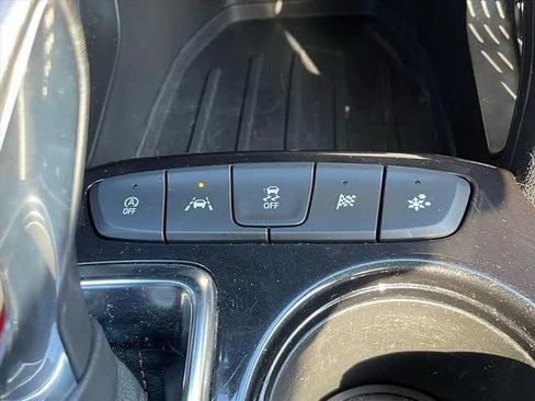 Used 2023 Chevrolet TrailBlazer RS w/ Convenience Package image 21