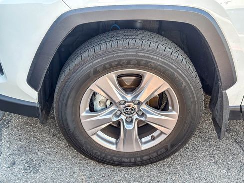 Used 2025 Toyota RAV4 LE AWD/4WD image 11