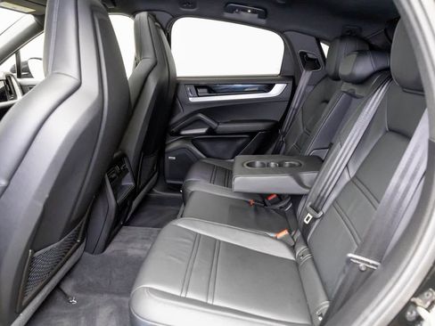 Used 2024 Porsche Cayenne S image 12
