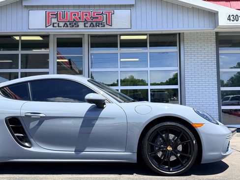Used 2024 Porsche 718 Cayman RWD image 11