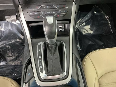 Used 2016 Ford Edge SEL w/ Equipment Group 201A AWD/4WD image 31