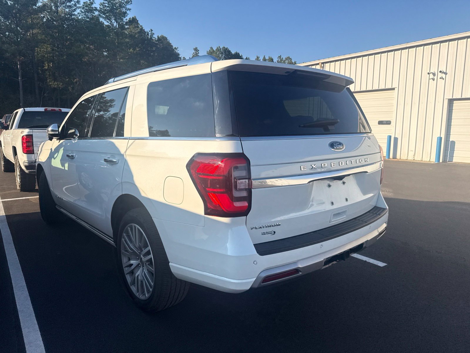 Used 2023 Ford Expedition Platinum RWD image 4