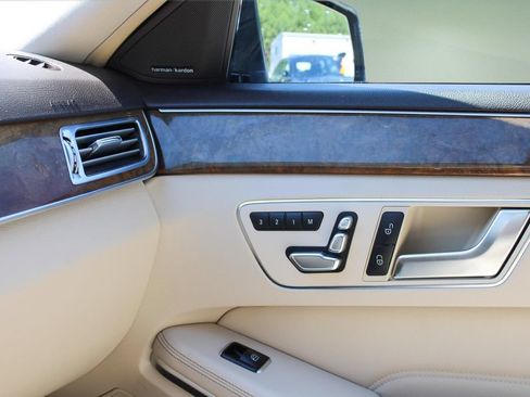 Used 2016 Mercedes-Benz E 350 4MATIC Wagon image 40