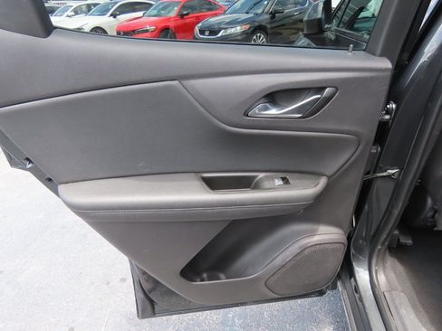 Used 2019 Chevrolet Blazer LT FWD image 17