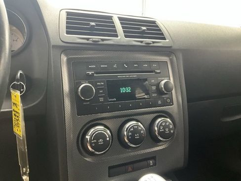 Used 2012 Dodge Challenger R/T image 9