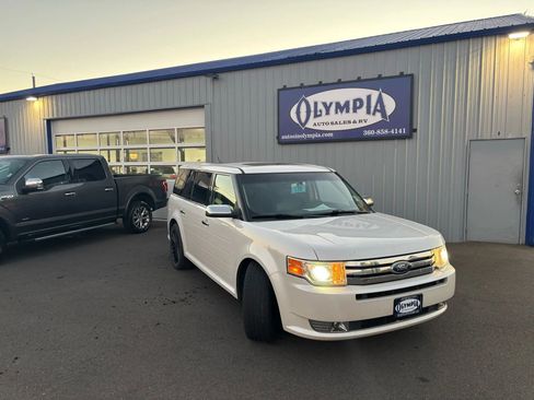 Used 2011 Ford Flex Limited w/ Rapid Spec Order Code image 1