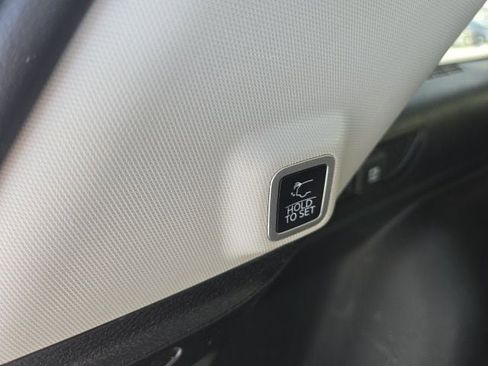 Used 2023 Jeep Grand Cherokee Laredo w/ Luxury Tech Group I image 7