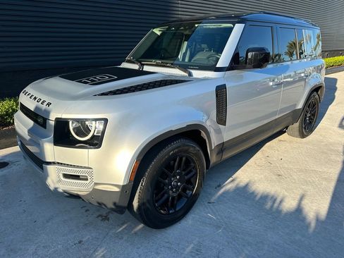 Used 2023 Land Rover Defender 110 S image 7