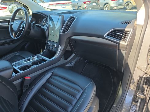Used 2024 Ford Edge SEL image 10