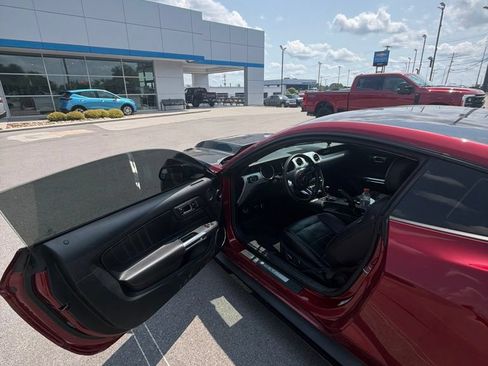 Used 2016 Ford Mustang GT Premium w/ Black Accent Package RWD image 4