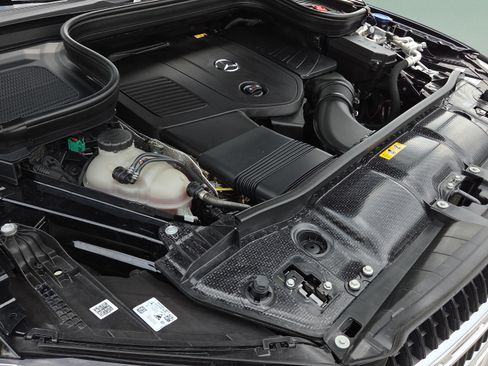 Used 2025 Mercedes-Benz GLE 450e 4MATIC image 18